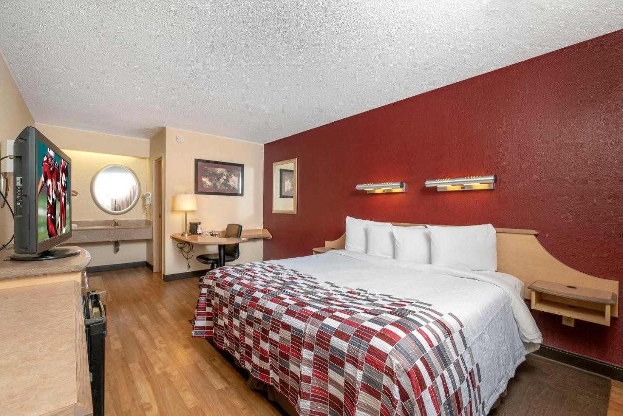 Red Roof Inn Louisville Fair And Expo Eksteriør billede